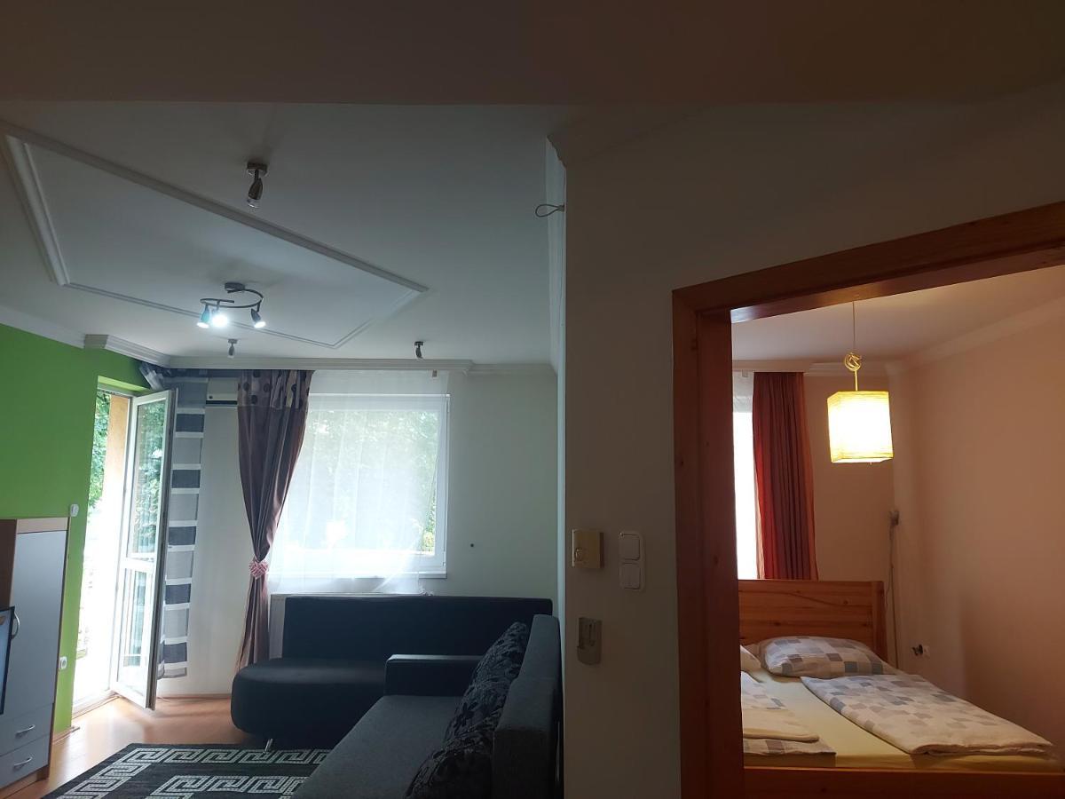 Lara Apartman Дебрецен Экстерьер фото