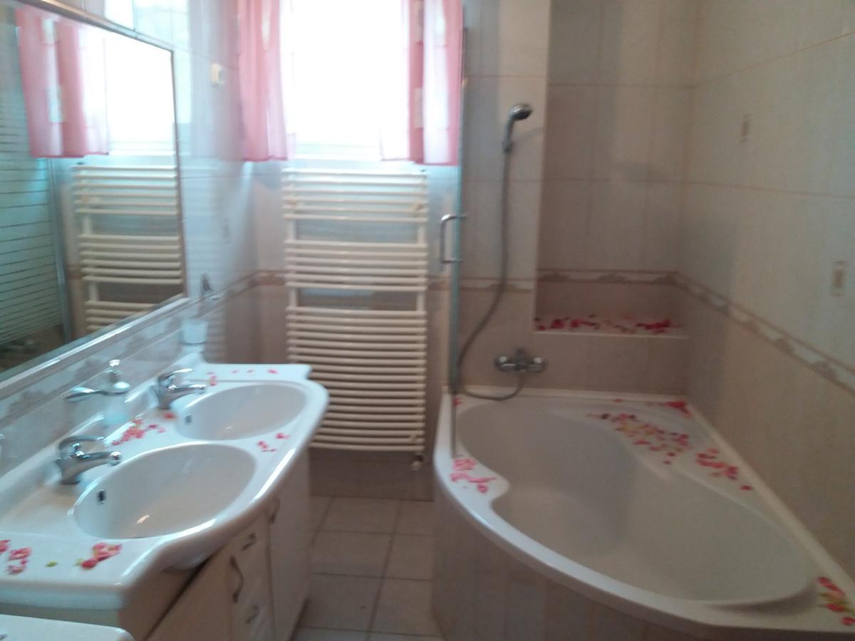 Lara Apartman Дебрецен Экстерьер фото